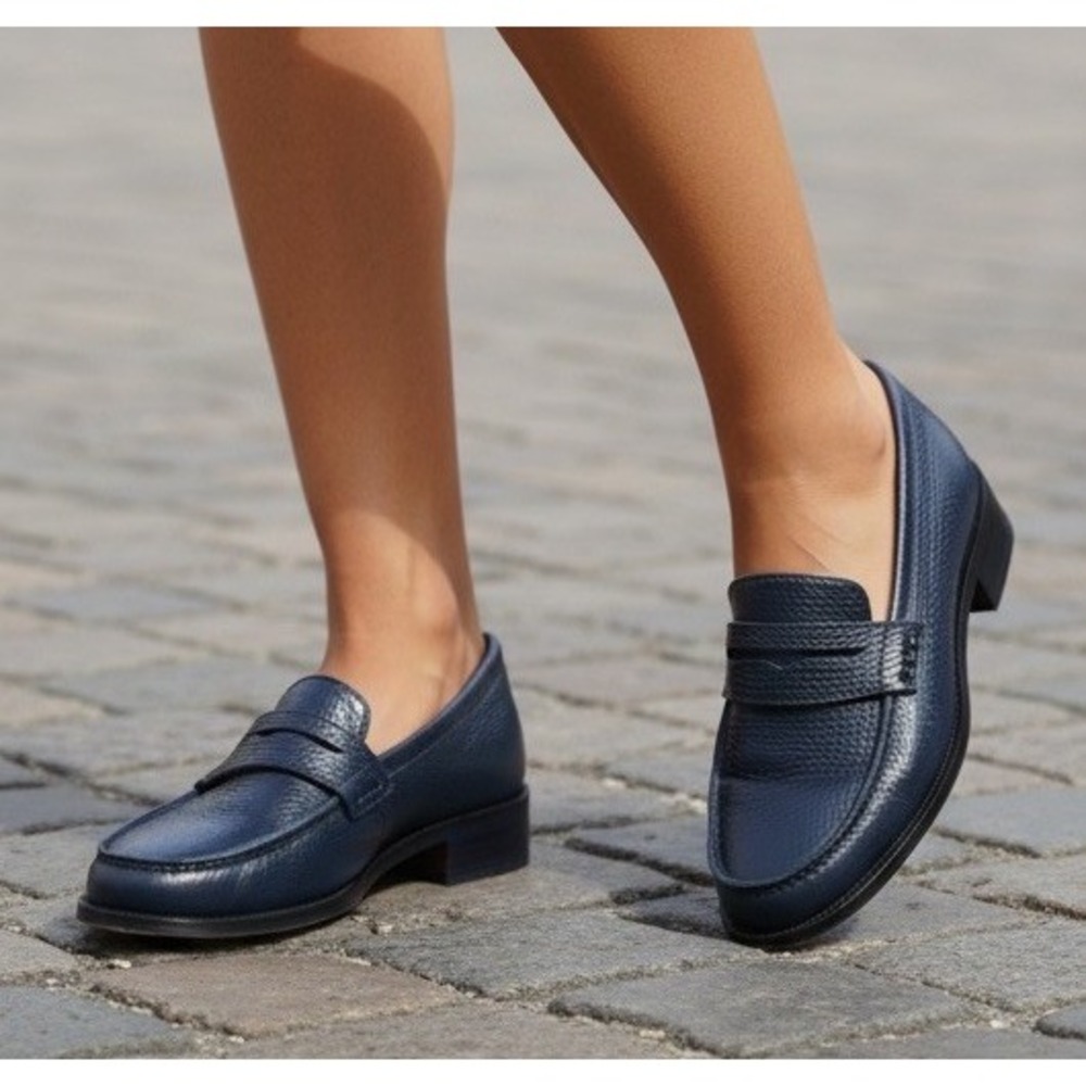 $995 New Manolo Blahnik NAVY blue tumbled Perrita Leather Penny Loafers Size 36